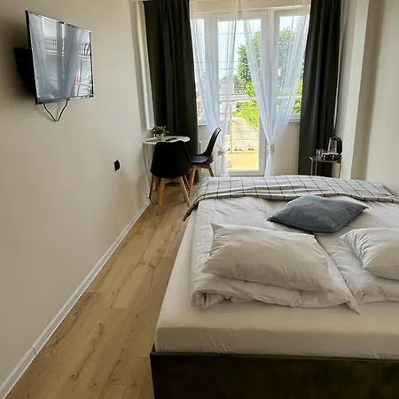 Jw Holidays Guest house *